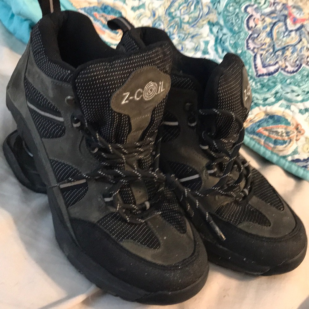 Men’s z-coil shoes size 10